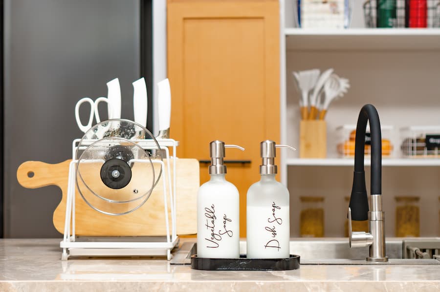 Mau Peralatan Dapur Bebas Bakteri? Berikut Caranya